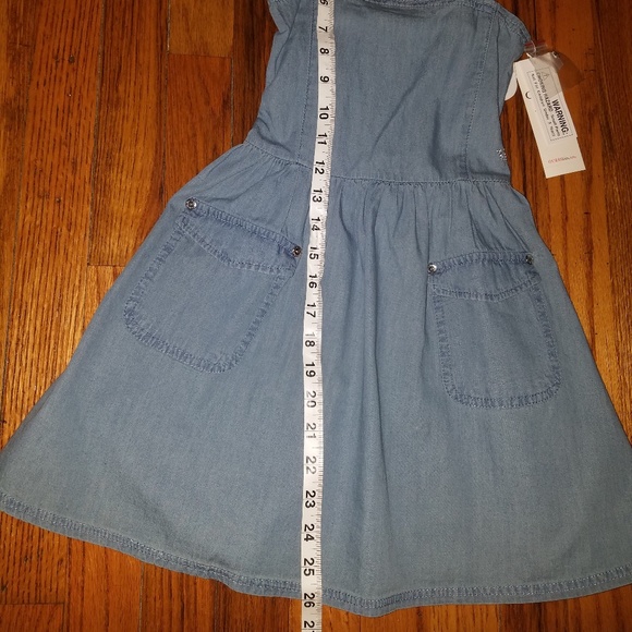 ๐HOST PICK ๐Girls Denim Guess Pocket Dress - Picture 6 of 8